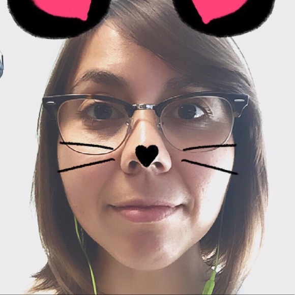 Meet your Posher, Jessica - Picture 1 of 3